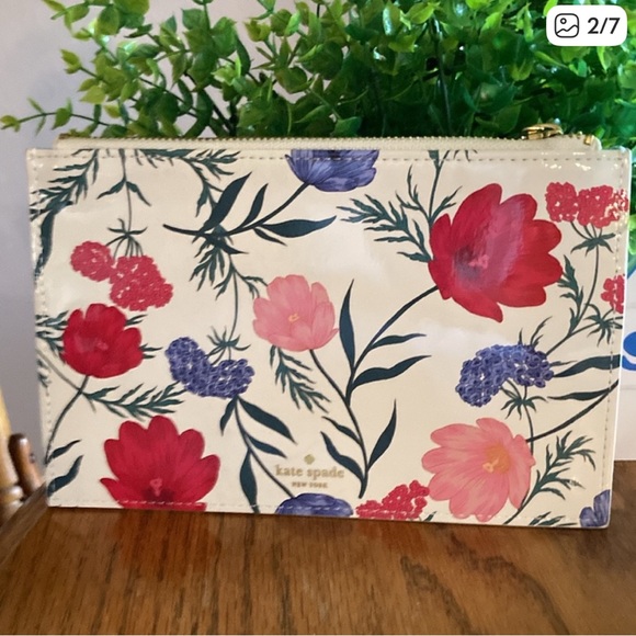 πNWOT Kate Spade floral pencil case zipper makeup cosmetic bag holder slim - Picture 2 of 4